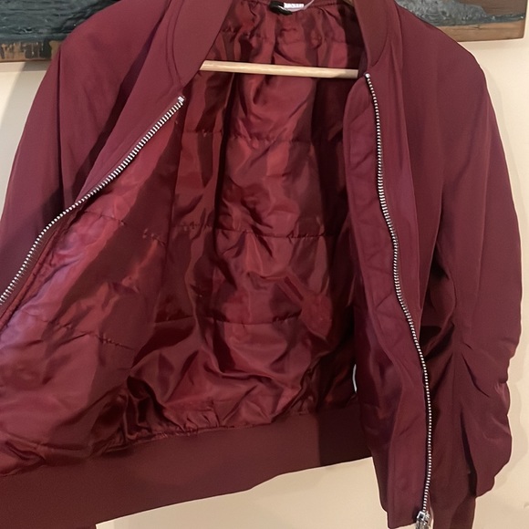 H&M Divided Burgundy Bomber Jacket Size 4 - Picture 10 of 16